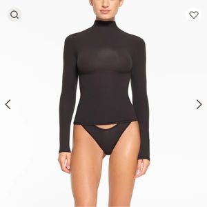 Skims fits everybody turtleneck, new with tags, medium